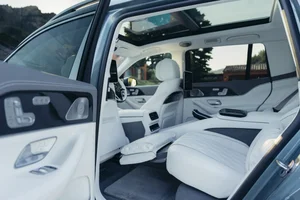 2027 Mercedes-Maybach GLS 680: V8 Power and Advanced Anti-Roll Technology - image 15