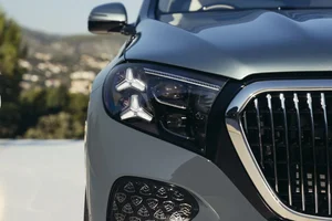 2027 Mercedes-Maybach GLS 680: V8 Power and Advanced Anti-Roll Technology - image 2