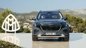 2027 Mercedes-Maybach GLS 680: V8 Power and Advanced Anti-Roll Technology - image 6