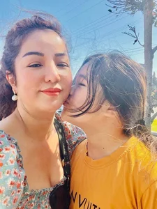 Comedian Thuy Nga Sparks Controversy with Bold Social Media Photos and Strong Response to Critics - image 2
