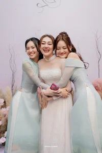 Joyful and Hilarious Moments from Actress Phuong Lan's Engagement - image 11