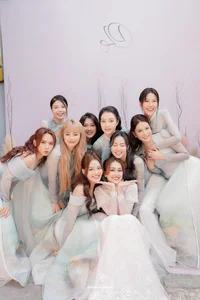 Joyful and Hilarious Moments from Actress Phuong Lan's Engagement - image 7