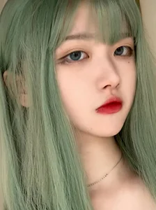 Top 40+ Moss Green Hair Color Ideas for an Impressive and Trendy Look - image 9