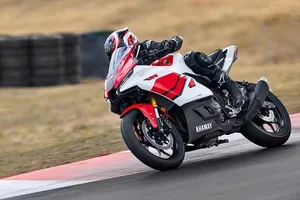 Yamaha Celebrates 70 Years with Special Edition R15 and R3 Models: Pricing and Features - image 5