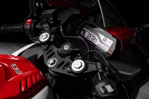 Yamaha Celebrates 70 Years with Special Edition R15 and R3 Models: Pricing and Features - image 4