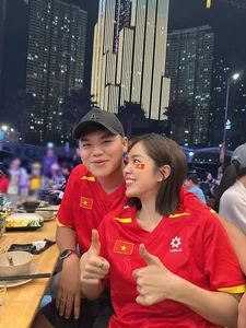 Vietnamese Celebrities Celebrate U23 Vietnam's Bronze Medal Win - image 1