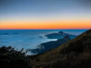 Nhu Co San Sunset: Conquer Majestic Sea of Clouds in Northwest Vietnam - image 1