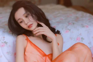 YiTuYu Art Language Vol.7400 Featuring Peng Xiao Ya Ya: A Masterpiece of Contemporary Portraiture - image 10
