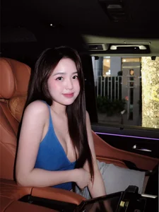 Hanoi Socialite Exudes Luxury and Charisma in High-End Supercar Photoshoot - image 4