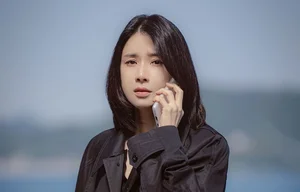 Lee Bo Young Fashion Guide: Elegant and Sophisticated Style - image 1