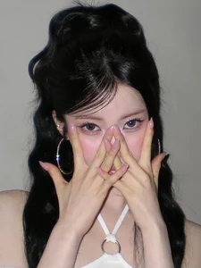 Stunning Gen Z Aesthetic: Capturing the Charm and Fashion Trends of the 2008 Generation - image 1