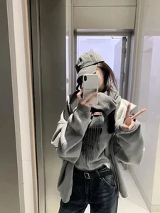 Stunning Gen Z Aesthetic: Capturing the Charm and Fashion Trends of the 2008 Generation - image 52