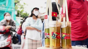The Bamboo Tube Coffee Craze: Why Customers Wait Hours for This Viral Drink - image 4