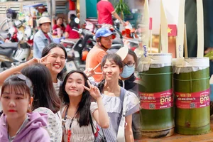 The Bamboo Tube Coffee Craze: Why Customers Wait Hours for This Viral Drink - image 5