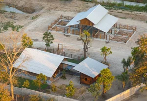 Stunning Open-Concept Wooden House Design in Thailand - image 14