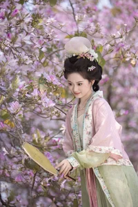 Ethereal Beauty Under Blossoms - YiTuYu Vol.8918 Jiu Shi Jiao Mei Nan A - image 1