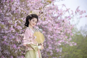 Ethereal Beauty Under Blossoms - YiTuYu Vol.8918 Jiu Shi Jiao Mei Nan A - image 12