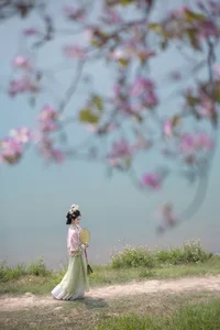 Ethereal Beauty Under Blossoms - YiTuYu Vol.8918 Jiu Shi Jiao Mei Nan A - image 25
