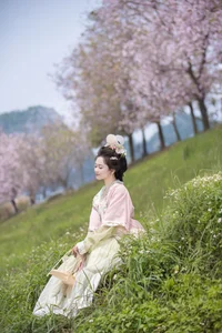 Ethereal Beauty Under Blossoms - YiTuYu Vol.8918 Jiu Shi Jiao Mei Nan A - image 11
