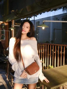 Doan Van Hau's Wife Doan Hai My Debuts Gorgeous New Hairstyle - image 2