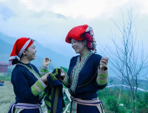 Captivating Traditional Costumes of Northwest Vietnam's Ethnic Minority Women - image 6