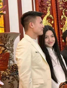 Quang Hai and Fiancée Share Unreleased Engagement Photos After Traditional Ceremony - image 5