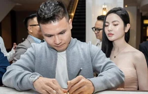 Quang Hai and Fiancée Share Unreleased Engagement Photos After Traditional Ceremony - image 3