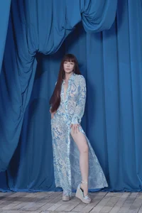 Ly Nha Ky: The Epitome of Glamour and Seductive Fashion - image 6