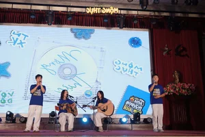 Gala Vong Dong 2025: An Emotional Artistic Journey by Journalism and Communication Students - image 0