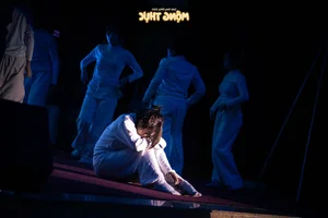 Gala Vong Dong 2025: An Emotional Artistic Journey by Journalism and Communication Students - image 1