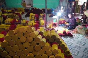 A Journey to Vietnam’s Fragrant Incense Villages Ahead of Tet - image 4