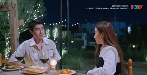 ‘Chung Ta Phai Hanh Phuc’ Episode 11: Le 'To' Deeply Immersed in Young Love - image 11