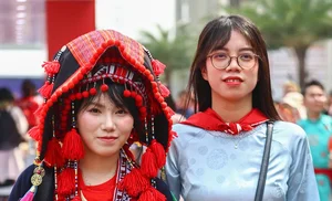 Vietnamese Fans Wear Traditional Costumes to Call Me by Fire Concert - image 4