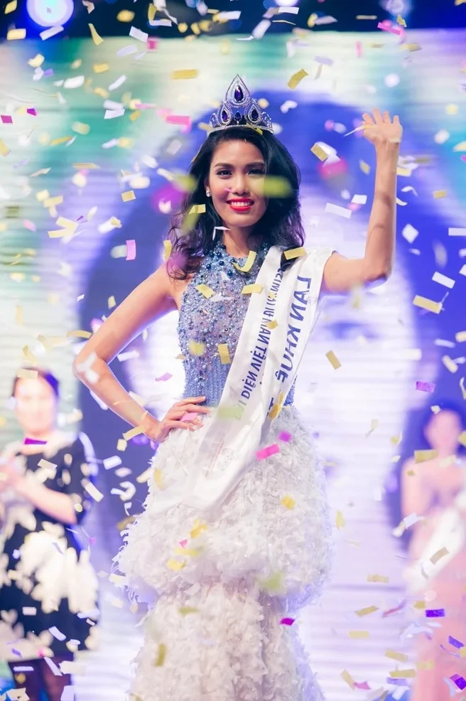 Miss Ao Dai Lan Khue: Timeless Vietnamese Beauty and Fashion Gallery