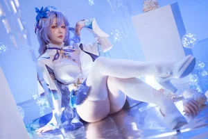 Stunning Wuthering Waves Camellia Cosplay by Hoshilily: A Red Floral Fantasy Photoshoot Featuring 31 High-Resolution Artistic Images - image 9