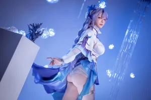 Stunning Wuthering Waves Camellia Cosplay by Hoshilily: A Red Floral Fantasy Photoshoot Featuring 31 High-Resolution Artistic Images - image 19