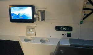 Inside the Secret Sleep Quarters of Pilots and Flight Attendants - image 2