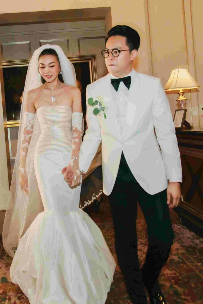 Unique and Unusual Details from Supermodel Thanh Hang's Wedding
