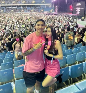 Football Star Doan Van Hau Proposes to Doan Hai My: A Fairytale Romance Captivating Fans - image 2