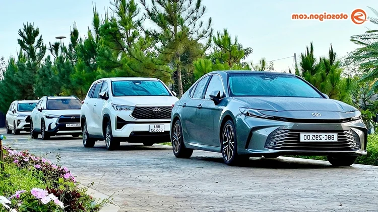 Hybrid Car Boom in Vietnam: Toyota and Lexus Lead Sales Surge