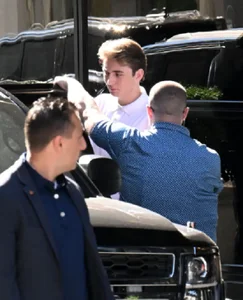 Barron Trump Stands Out on His First Day at NYU Stern School of Business - image 8