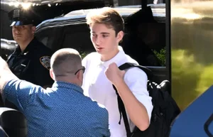 Barron Trump Stands Out on His First Day at NYU Stern School of Business - image 6