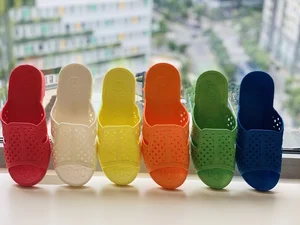 How the Legendary Vietnamese Honeycomb Sandals Became a Modern Retro Fashion Trend - image 4