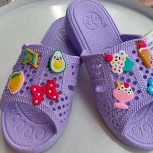 How the Legendary Vietnamese Honeycomb Sandals Became a Modern Retro Fashion Trend - image 2