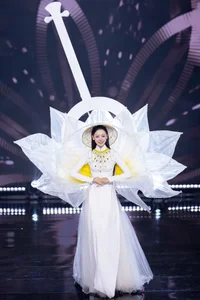 Miss Vietnam National Costume Mishap: Contestant Shows Resilience After Wardrobe Break - image 8