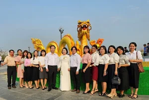Bình Dương Unveils Stunning Dragon Mascots for Tet 2024, Earning Top Praise - image 0