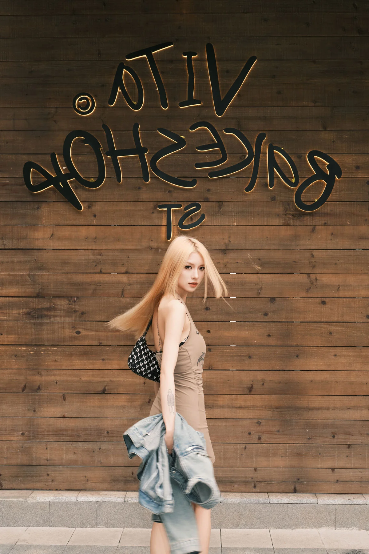 Artistic Portraits: YiTuYu Art Language Vol.7420 Featuring Wanwan