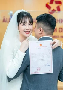 MC Mai Ngoc Second Wedding and Noo Phuoc Thinh New Year Wishes - image 2