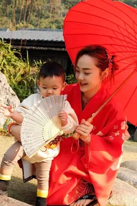 MC Mai Ngoc Second Wedding and Noo Phuoc Thinh New Year Wishes - image 4