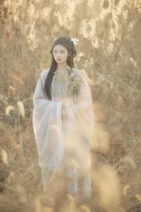Artistic Language Photography Featuring Zhen Zhen YiTuYu Vol.8103 Collection - image 3